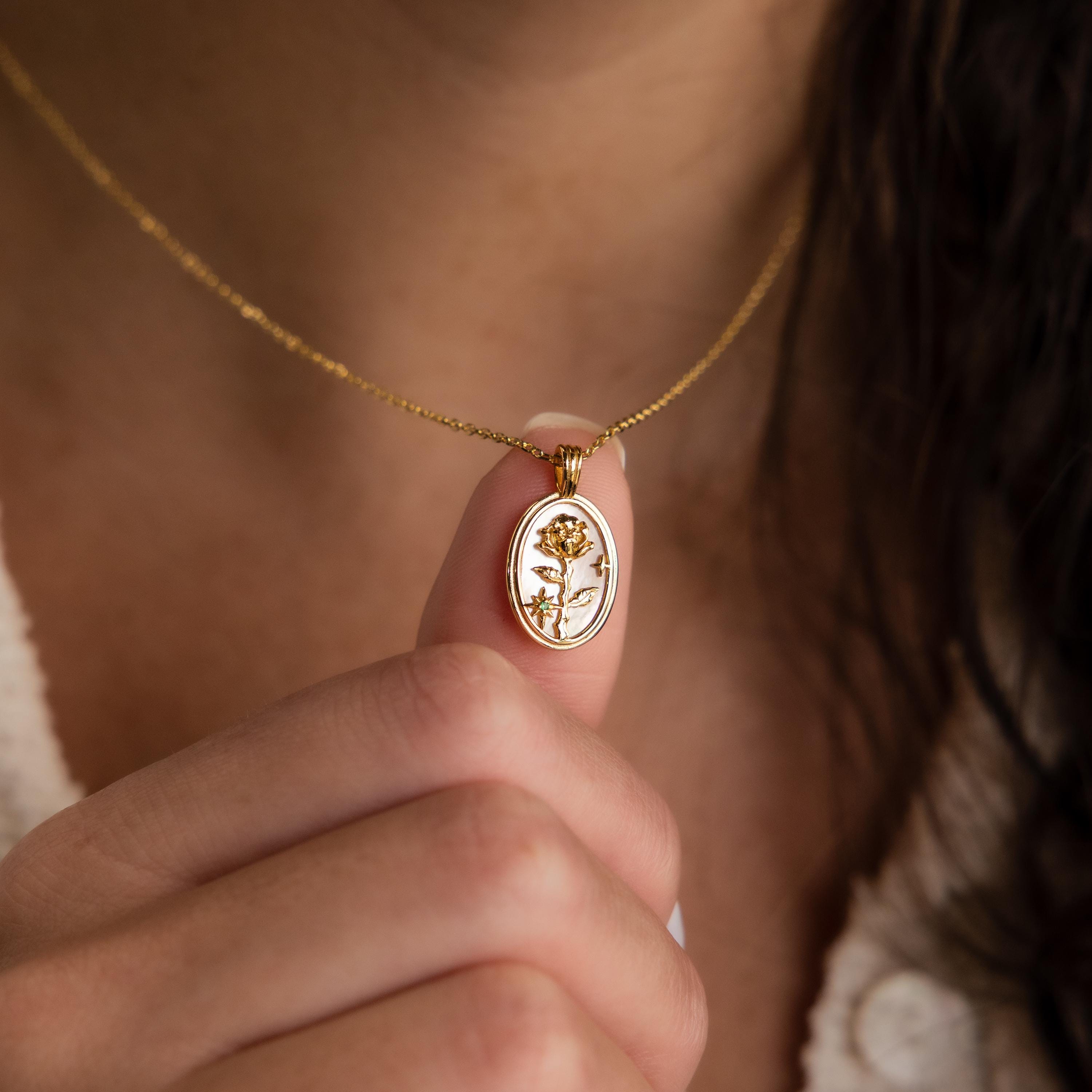 Birth Flower Necklace - Naszyjnik damski ze stali nierdzewnej z