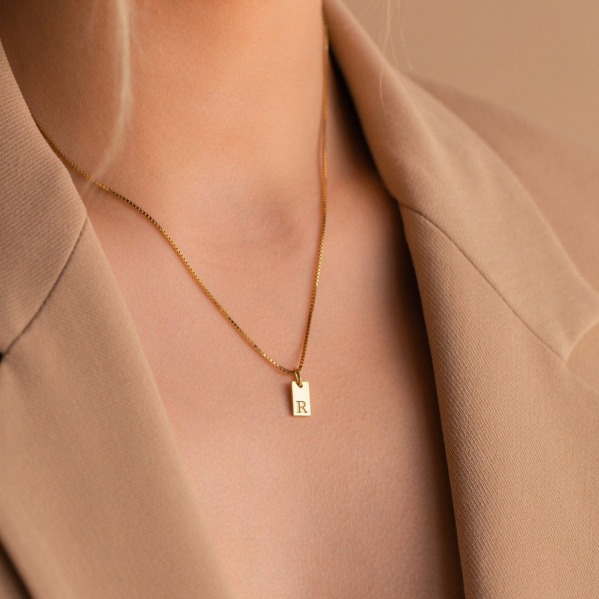 Naszyjniki z małymi kwadratowy – Birth Flower Necklace recenzja i cena